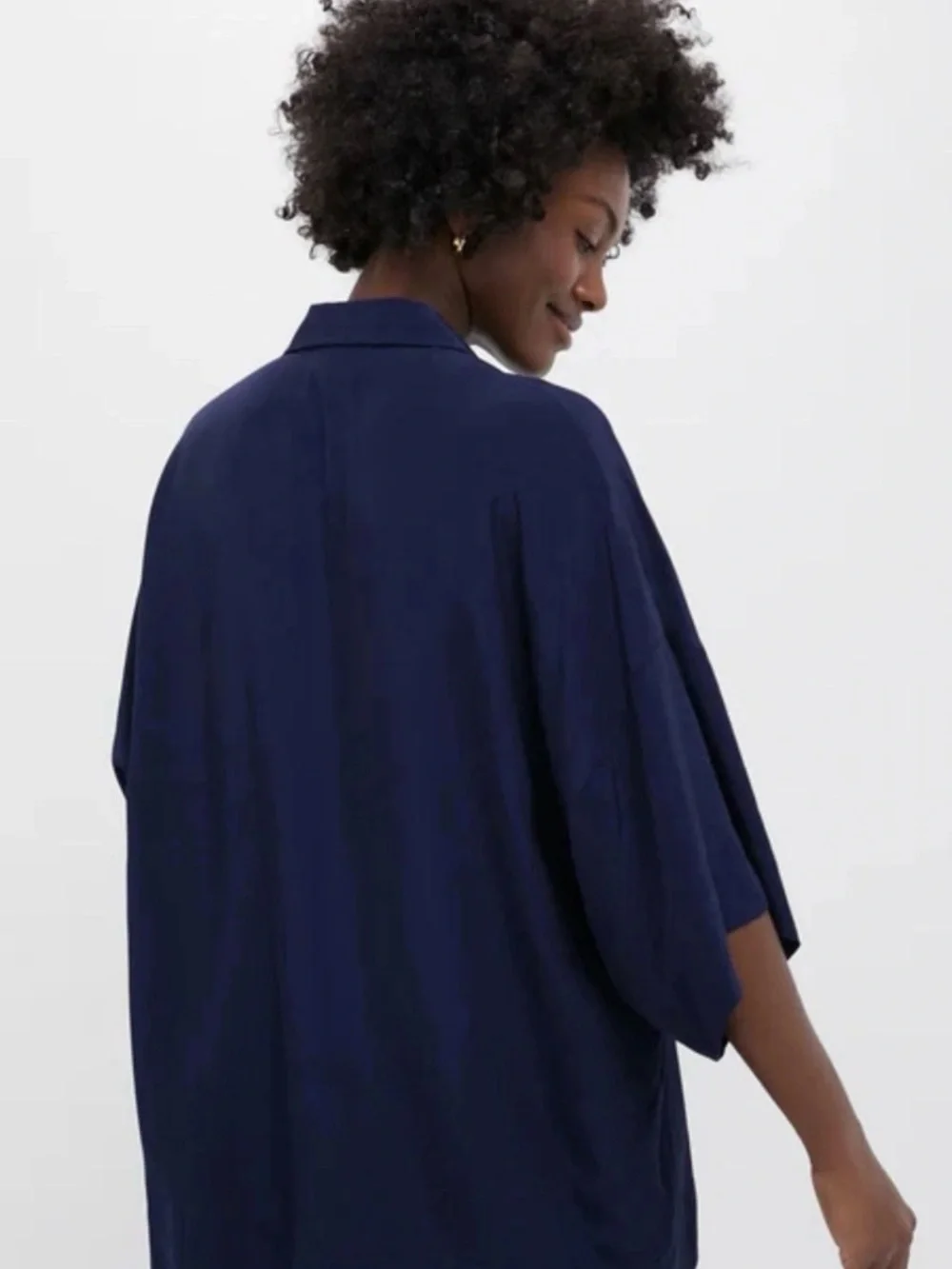 Tuckernuck Navy Viscose Charmeuse Nautilus Blouse Medium M NWT - Picture 3 of 9